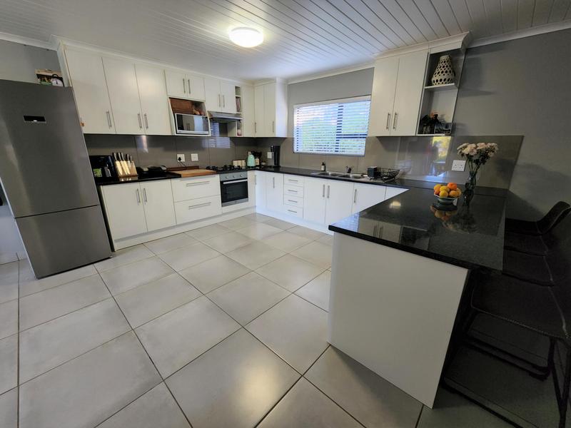 3 Bedroom Property for Sale in Tafelzicht Western Cape